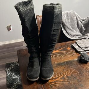 Super cute black wide calve boots